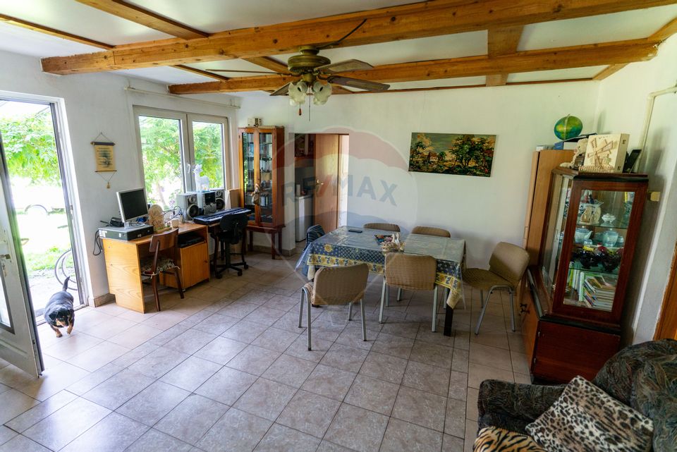 Casă / Vilă cu 10 camere amplasate in 2 corpuri de cladire de vanzare