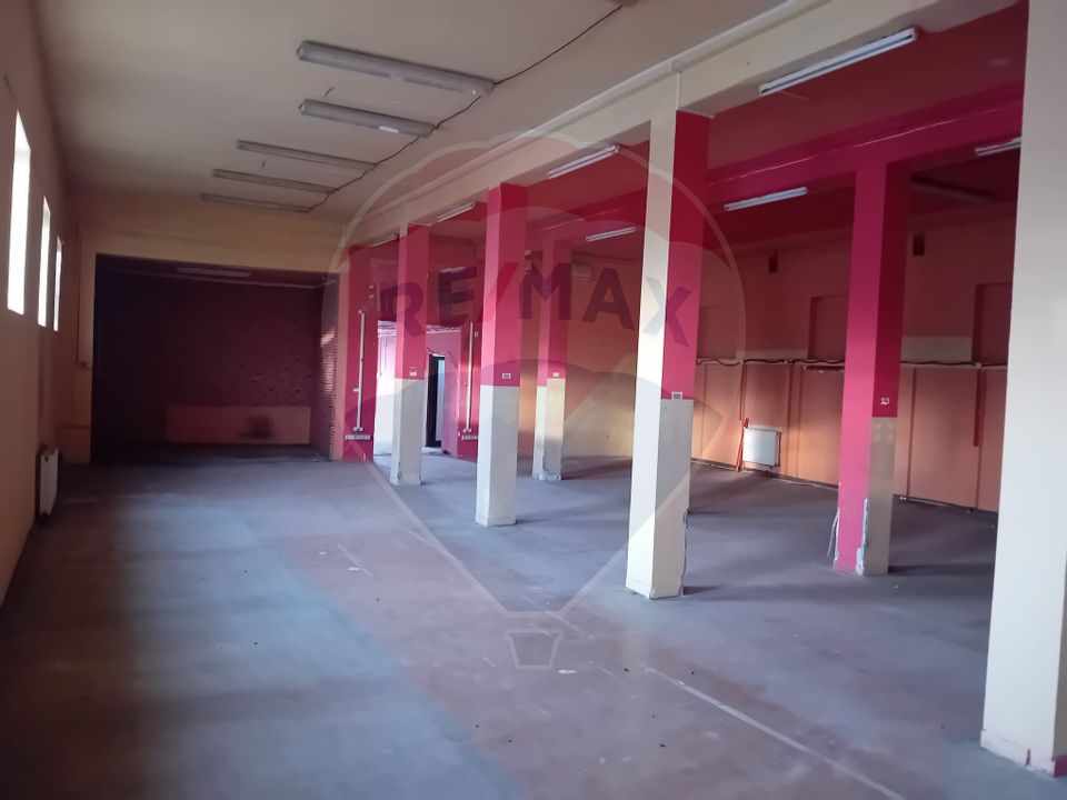 303sq.m Commercial Space for rent, Est area