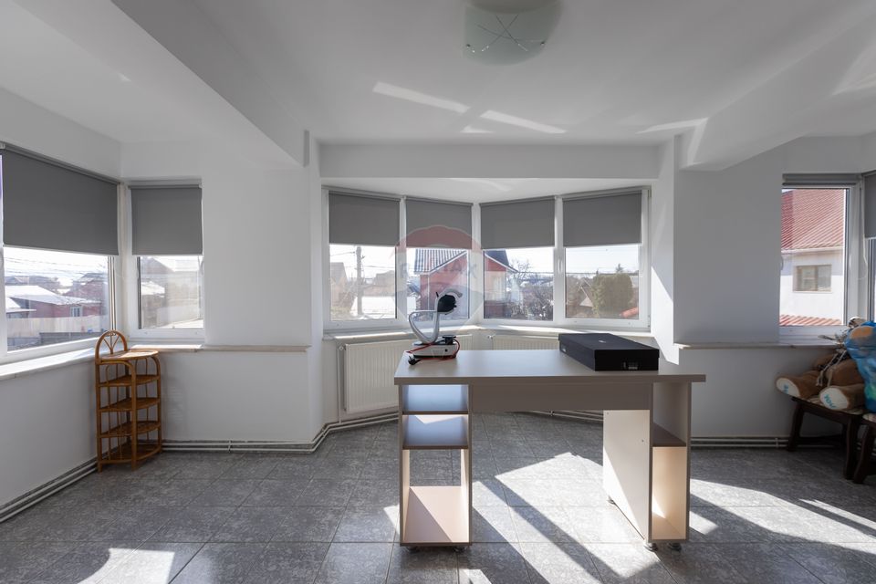 940sq.m Commercial Space for rent, Serbanesti area