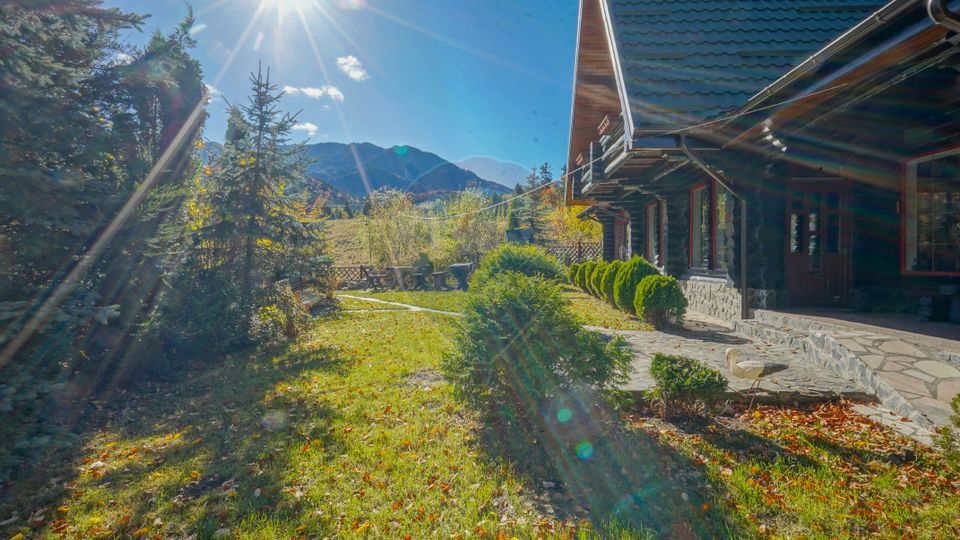 8 room House / Villa for sale