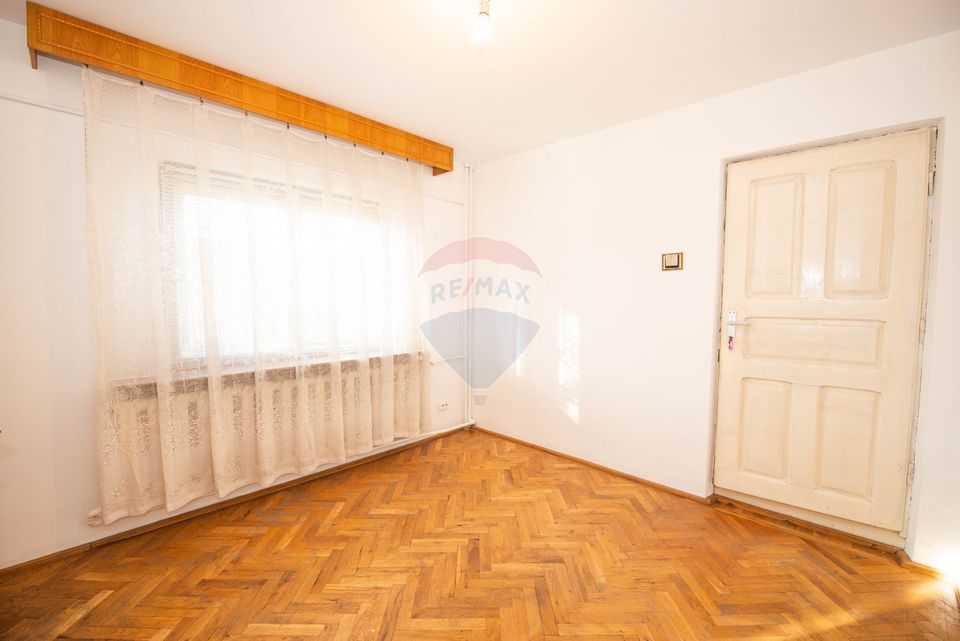 Casa individuala cu 7 camere, de vanzare 250 mp utili,  Buzau
