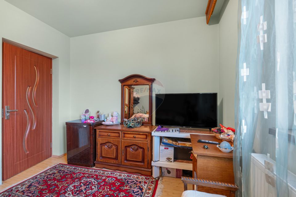 Casă / Vilă cu 6 camere de vânzare - Oraselul Copiilor