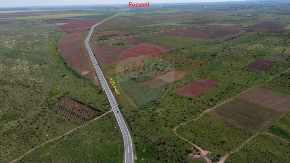 Land 33,000sqm Bolotesti / DJ DN2D