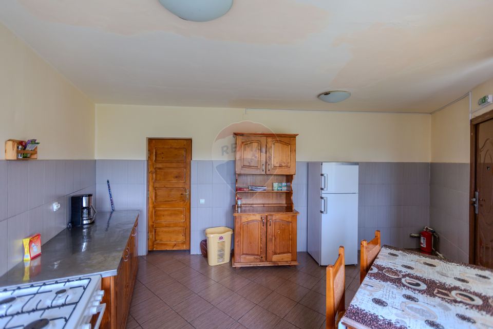 Hotel / Pensiune cu 10 camere de vânzare/Vama Buzaului