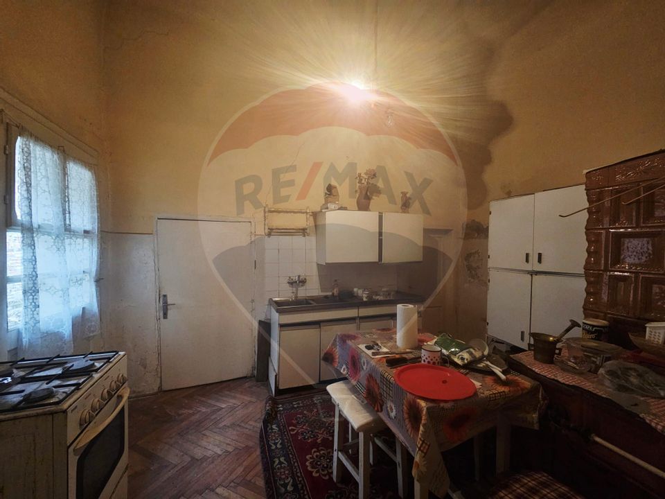 5 room House / Villa for sale, Central area