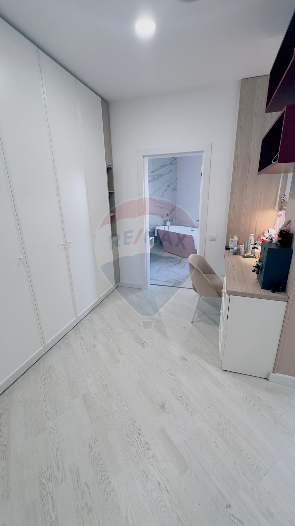 Proprietate premium în Filiași, locuință de lux cu spații comerciale