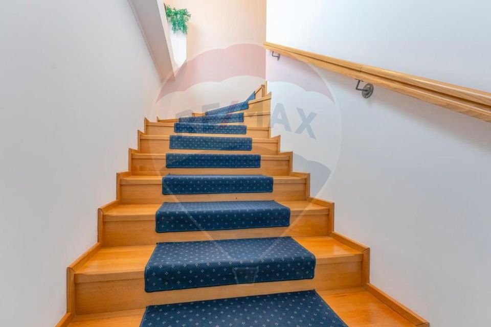 18 room Hotel / Pension for sale, Central area