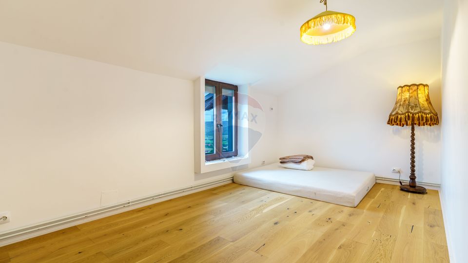 Teren 9.4 ha extravilan + casa 230 mp, COMISION 0%