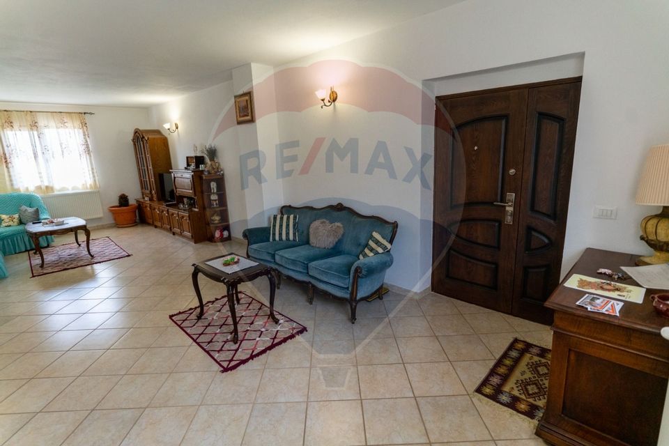 6 room House / Villa for sale