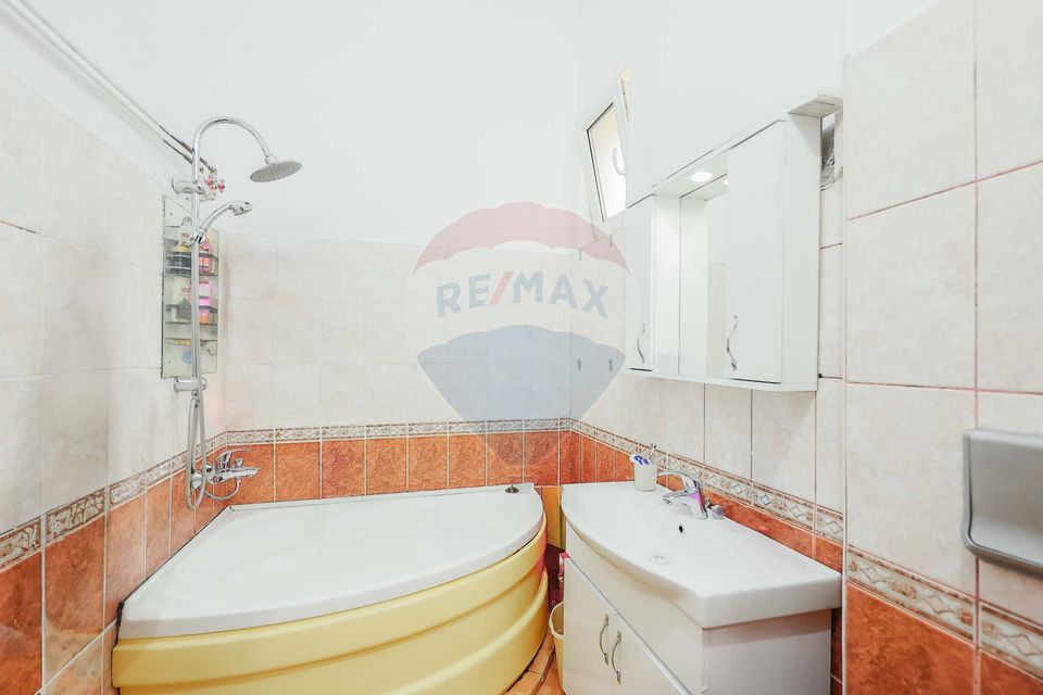 Apartament ultracentral cu garaj, strada Dunărea Nr. 9, de vânzare