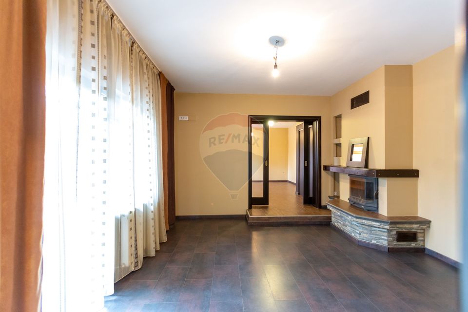 10 room House / Villa for sale, Serbanesti area
