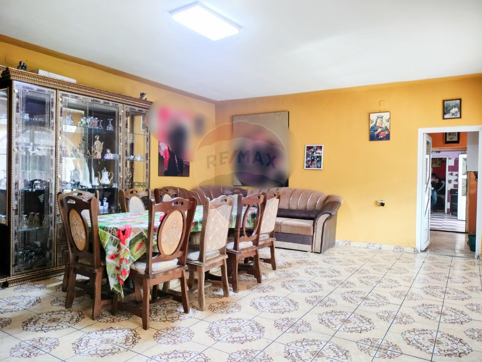 6 room House / Villa for sale