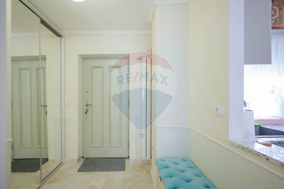 Casă de vânzare cu 4 camere în cartierul Beverly Hills, Sânmartin