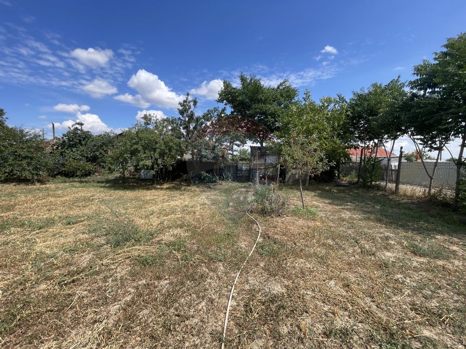 Casă cu teren Haret