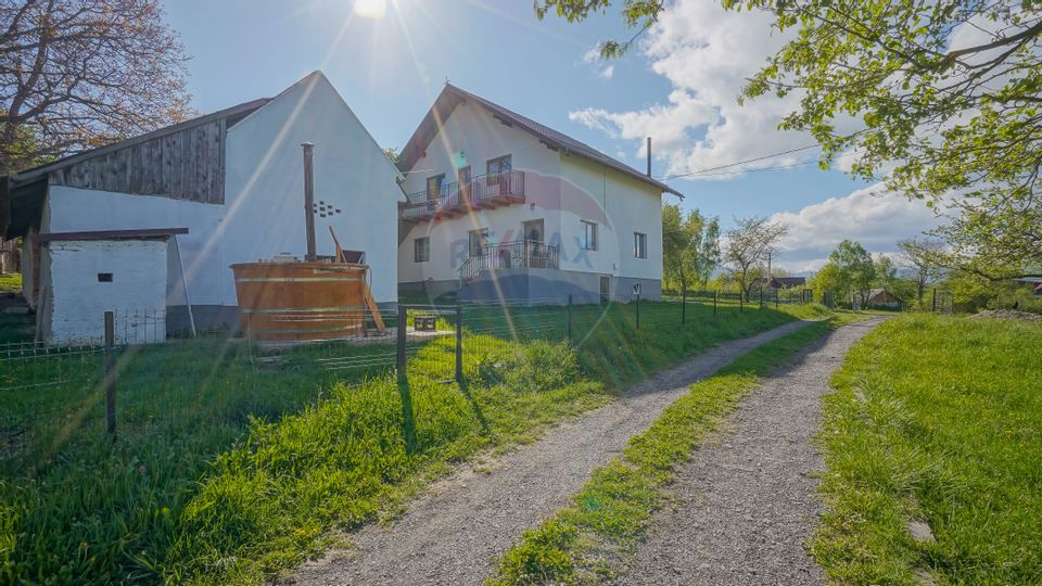 CasaI Vila cu 8 camereI 5 bai TOHANITA  - ZARNESTI , BRASOV