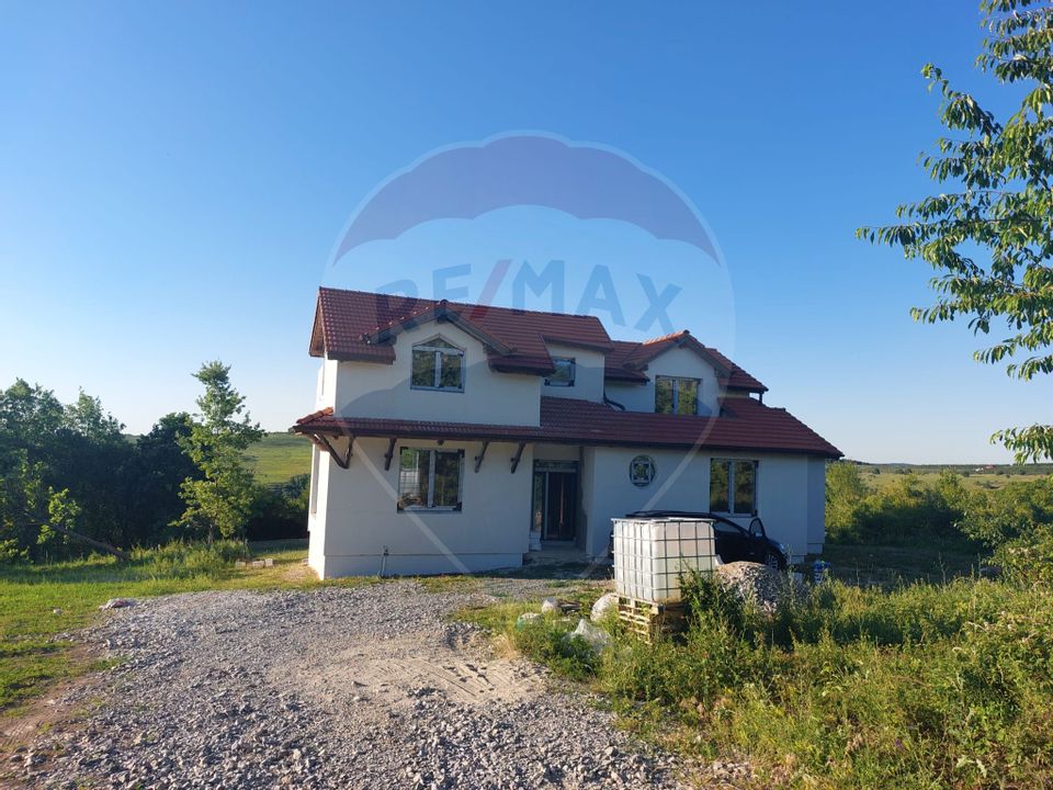 De vânzare casă cu un proiect deosebit, la roșu , Str. Gheorghe Doja