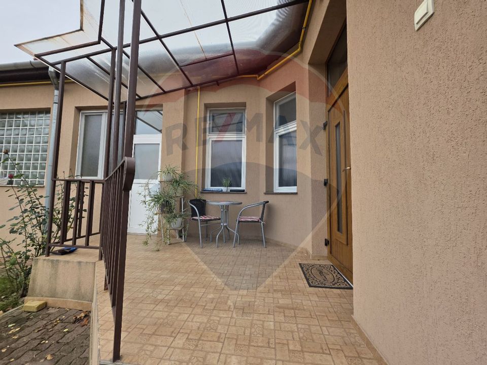 Inchiriere casă cu terasa si curte zona Piata Mica Spitalul Judetean