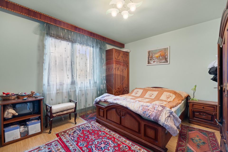 Casă / Vilă cu 6 camere de vânzare - Oraselul Copiilor