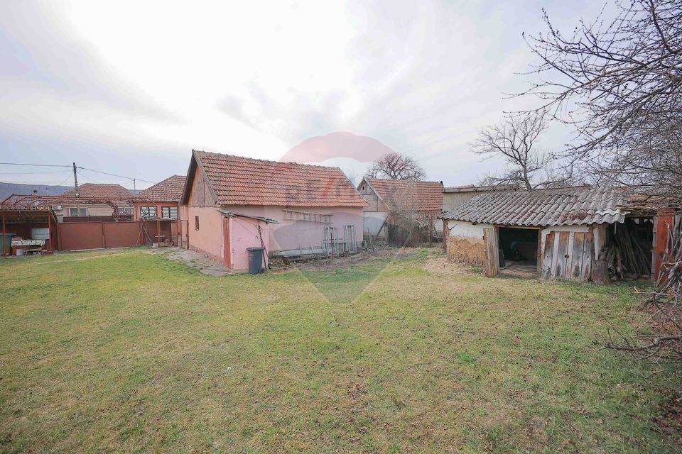 De vânzare Casā + Teren 2685 mp Intravilan, Betfia, Bihor
