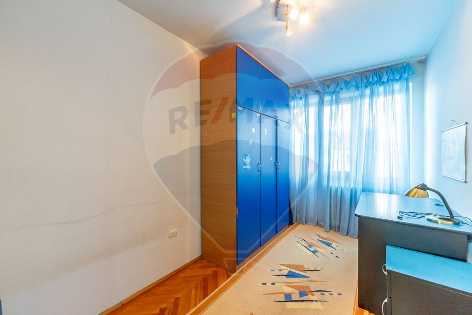 Apartament 4 camere de închiriat , ultracentral, centrală gaz