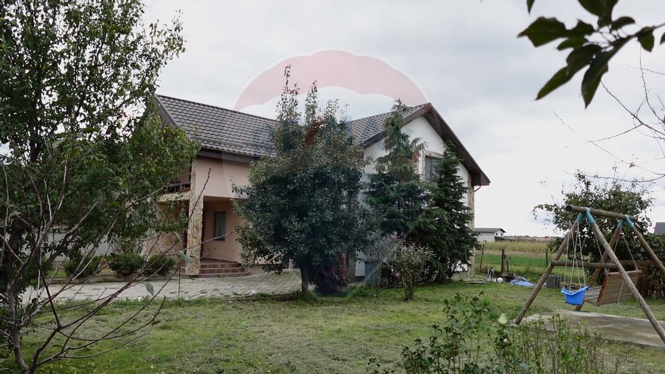 COMISION ZERO Casa spatioasa în Sasar cu curte și garaj