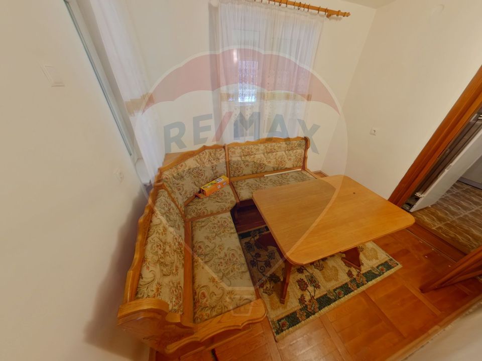 8 room House / Villa for sale