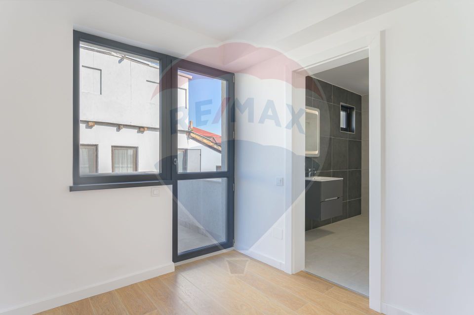 Vilă superba Cernica | vedere la padure si lac | finisaje moderne