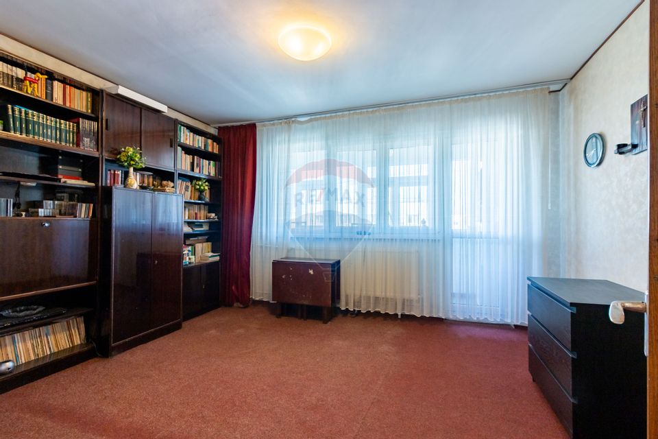 Apartament de vânzare cu 3 camere luminoase, în zona Drumul Taberei