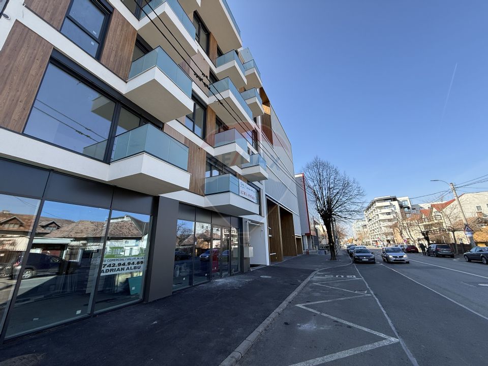 150sq.m Commercial Space for rent, Semicentral area