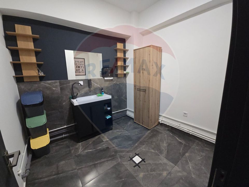 50sq.m Commercial Space for rent, Nicolina area