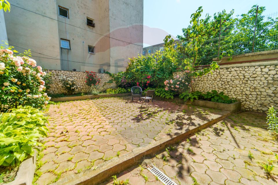 Apartament modern la casa cu 3 camere si balcon Zona Banu Maracine