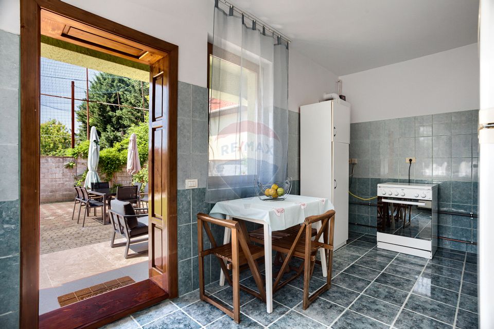 Casă cochetă de vânzare, teren 954 mp, posibil parcelare, în Subcetate