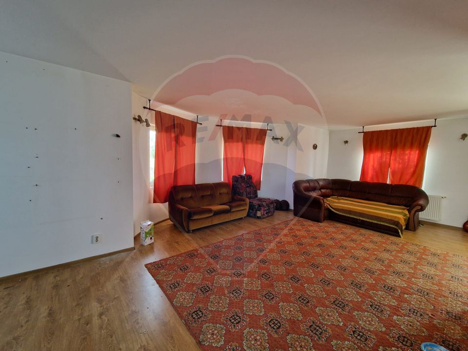 6 room House / Villa for sale