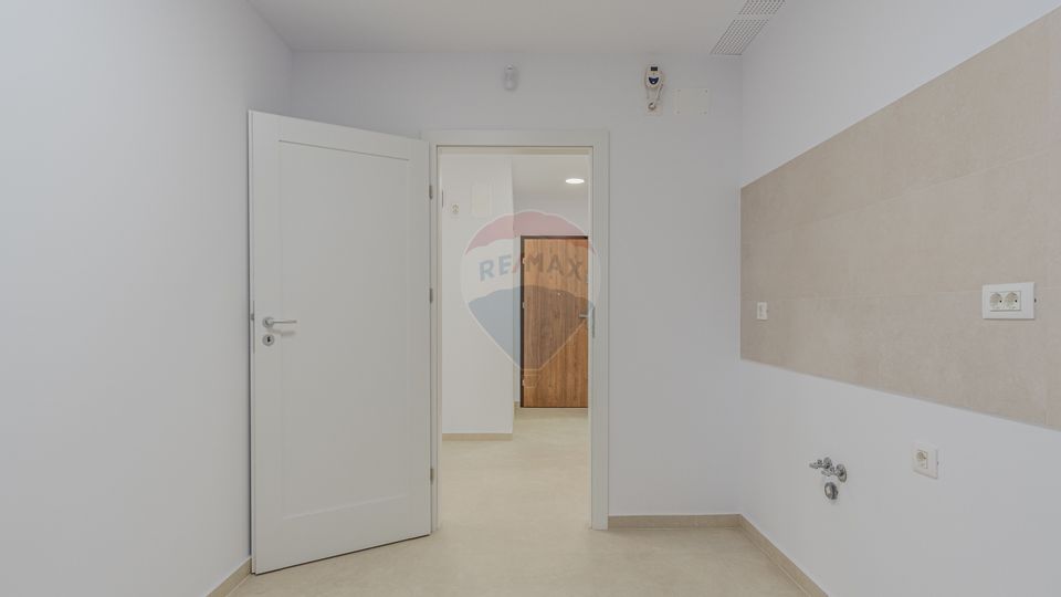 Clinica medicala-9 cabinete- URBAN PLAZA - bloc 15 parter!