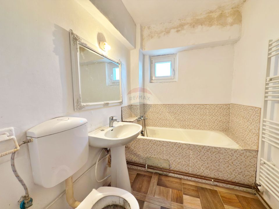 Apartament cu 4 camere de vânzare în zona Aurel Vlaicu