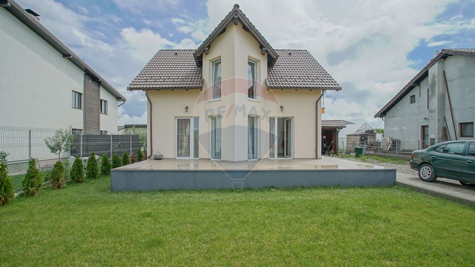 5 room House / Villa for sale