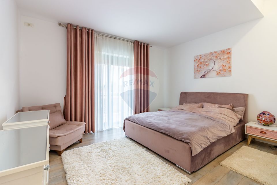 House / Villa with 5 rooms for sale, Laguna Albastra, str. Farms