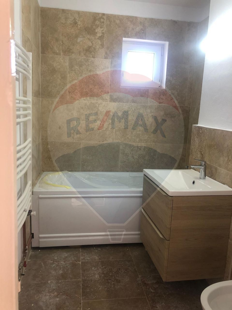 4 room Apartment for rent, Malul Muresului area