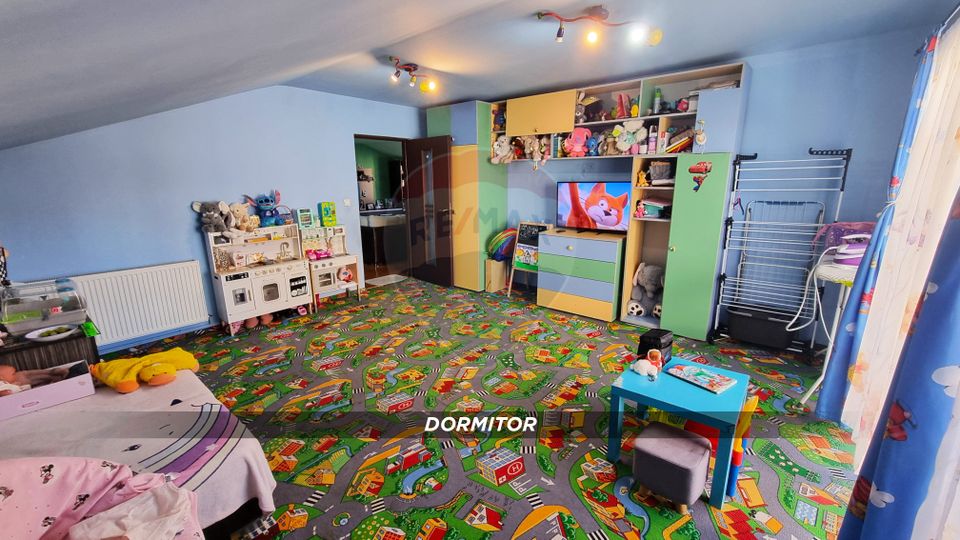 Casă / Vilă cu 5 camere de vânzare în zona Orasul Vechi