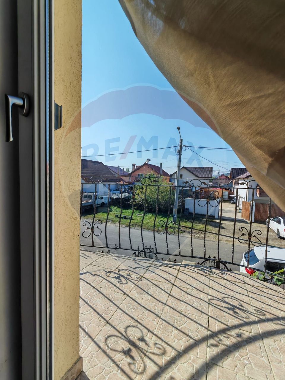 Casă / Vilă cu 5 camere de vânzare