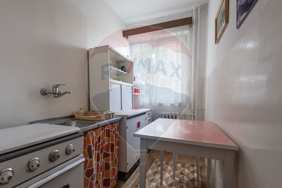 Apartament cu 3 camere de închiriat în zona Take Ionescu