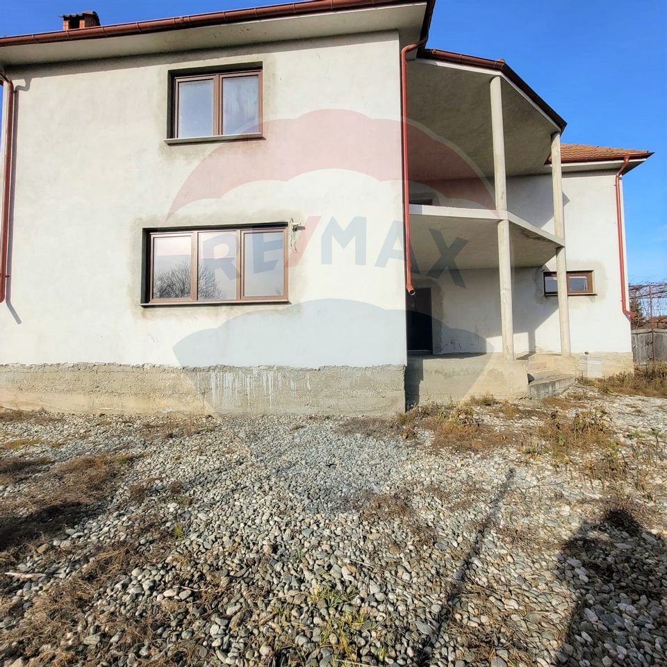 7 room House / Villa for sale, Stupini area