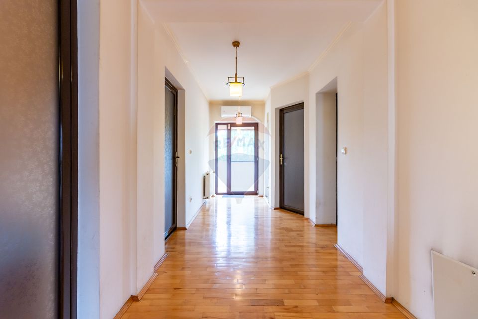 5 room House / Villa for sale