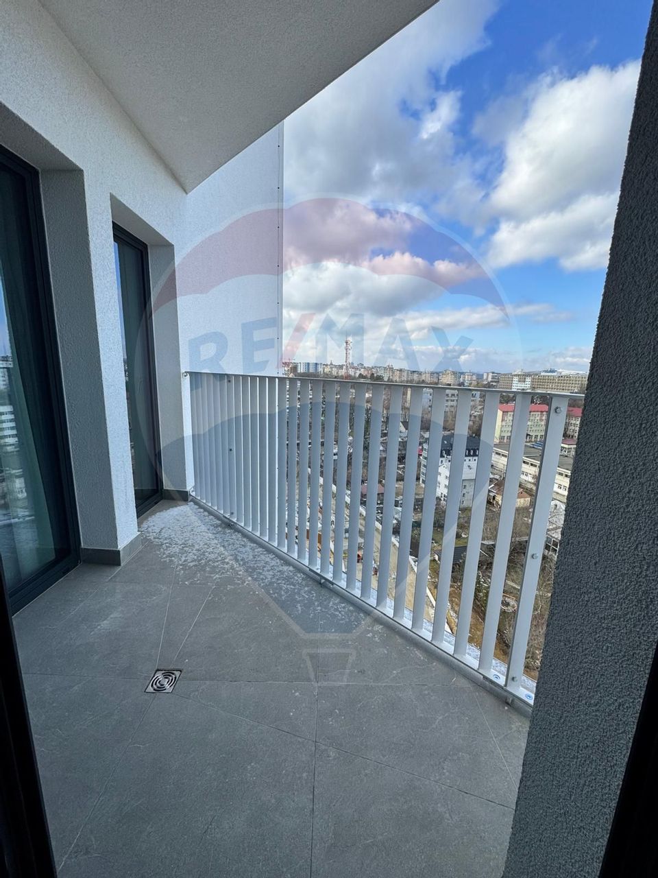 Apartament cu 3 camere de vânzare în zona Central
