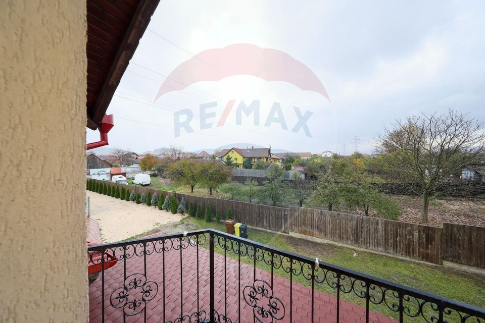 Casă 4 camere, mobilata si utilata, 2 389 m². teren, Sanpetru!