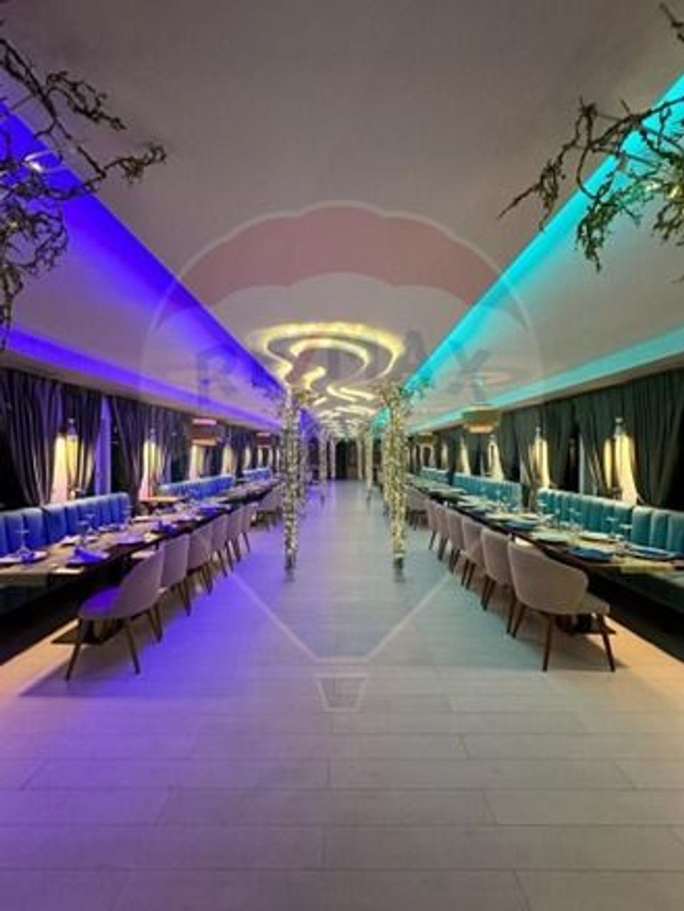 De vanzare Restaurant exclusivist pe apa - afacere la cheie