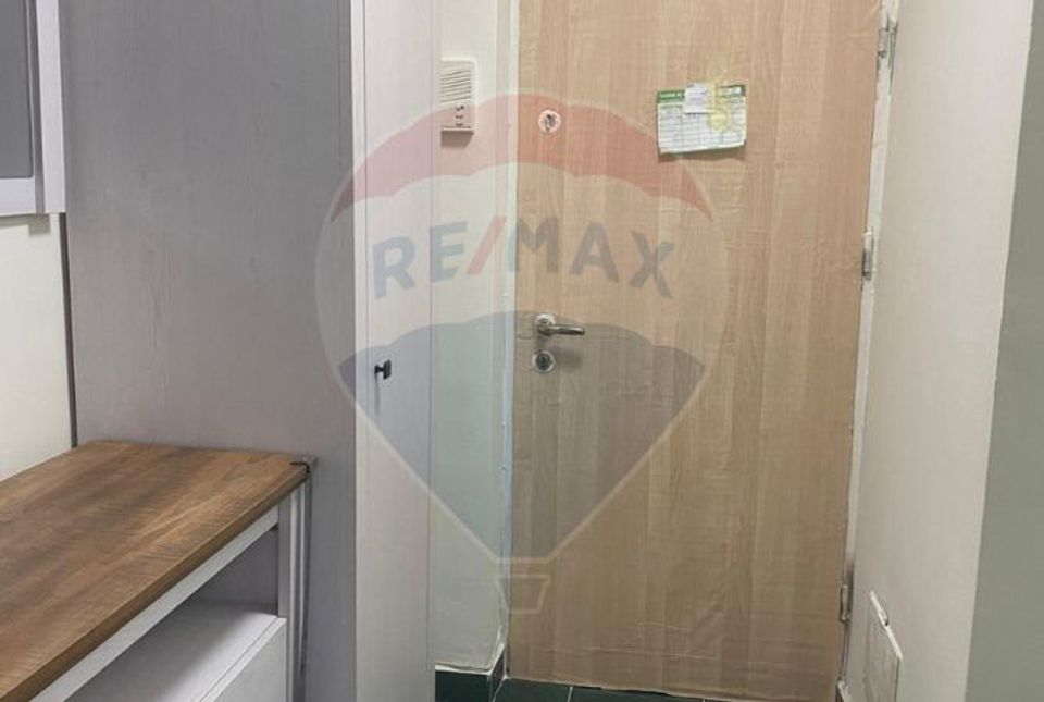 Garsonieră de vânzare complet mobilată