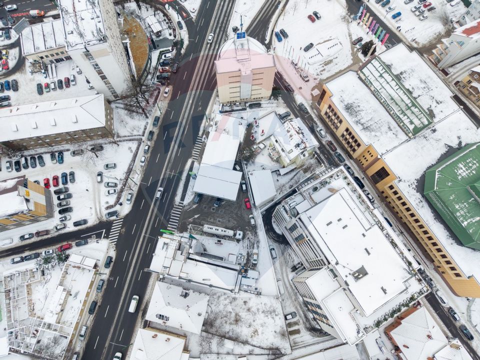 889.08sq.m Special Property for sale, 13 Decembrie area