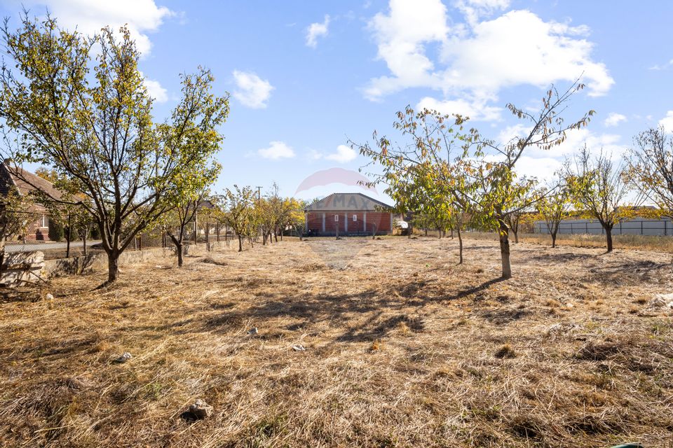 Casă de vânzare la 7 km de Arad, Loc. Sofronea