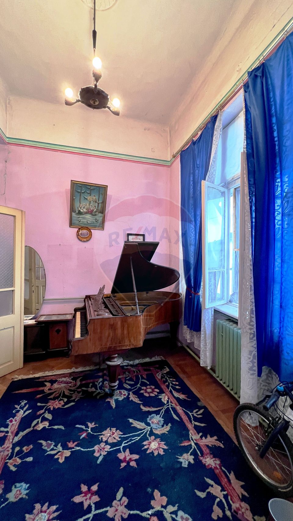 Casă / Vilă cu 3 camere de vânzare pe strada Domnească, Galați